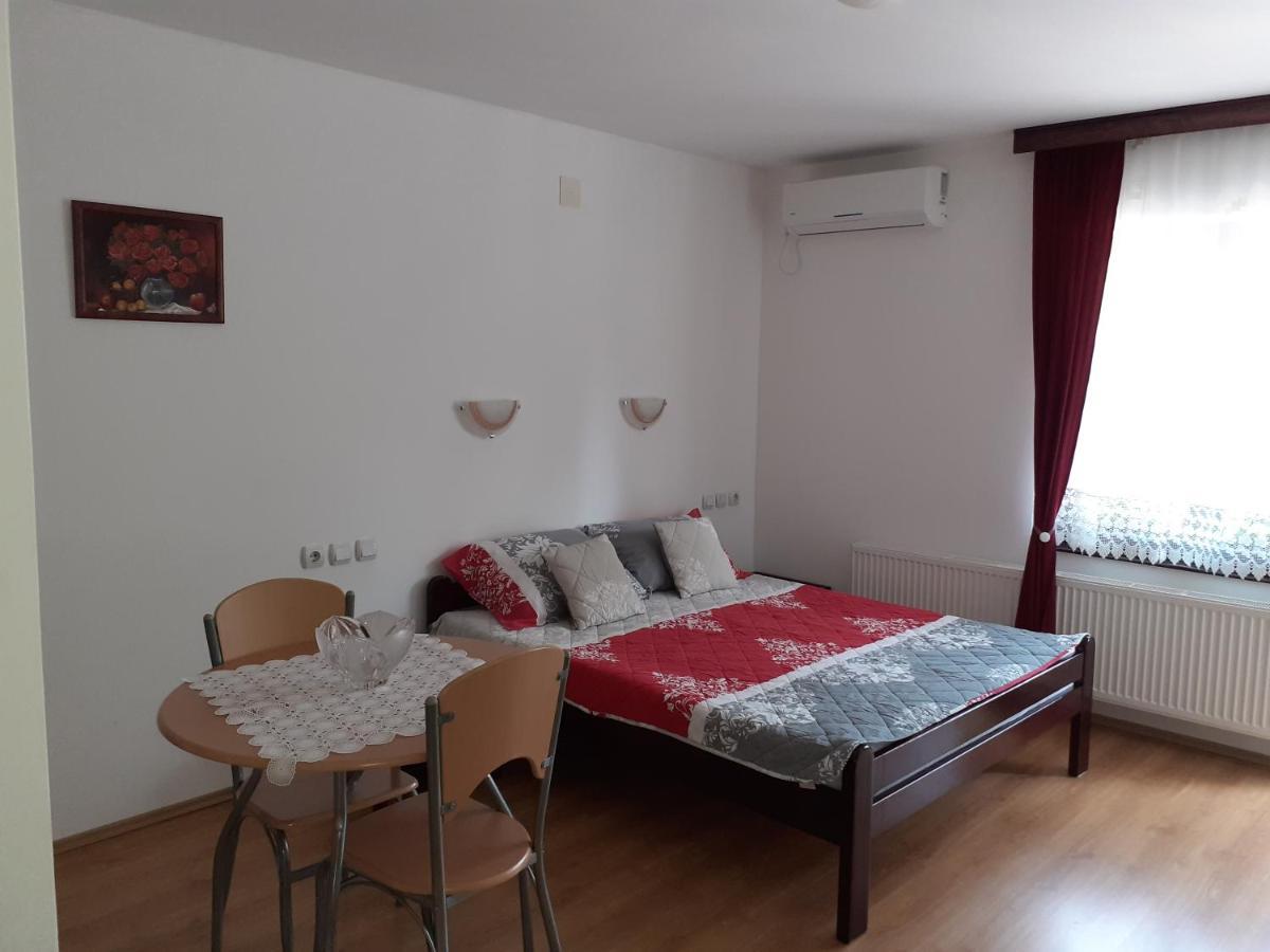 Apartmani "Vila Jelena" Аранделовац Экстерьер фото