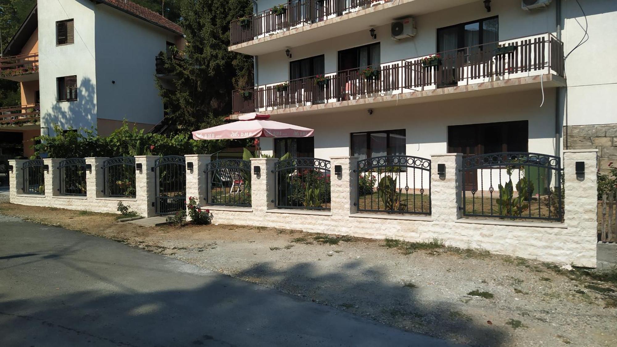 Apartmani "Vila Jelena" Аранделовац Экстерьер фото
